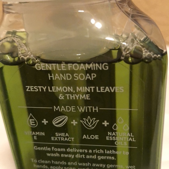 NWT Bath & Body Works Fall Citrus Harvest Gentle Foaming Hand Soap. 8.75 ounces - Picture 3 of 4